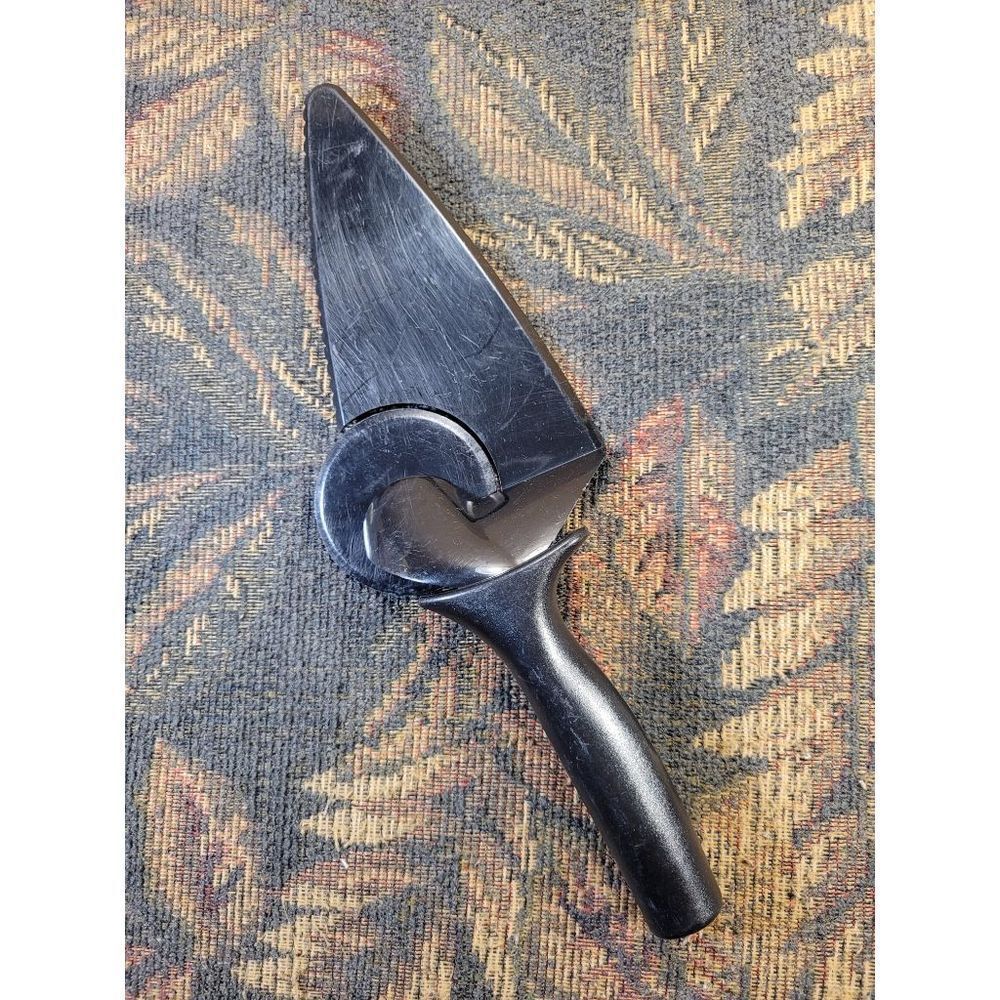 Multi-functional Black Pizza Cutter Wheel- Pizza Slicer/Server